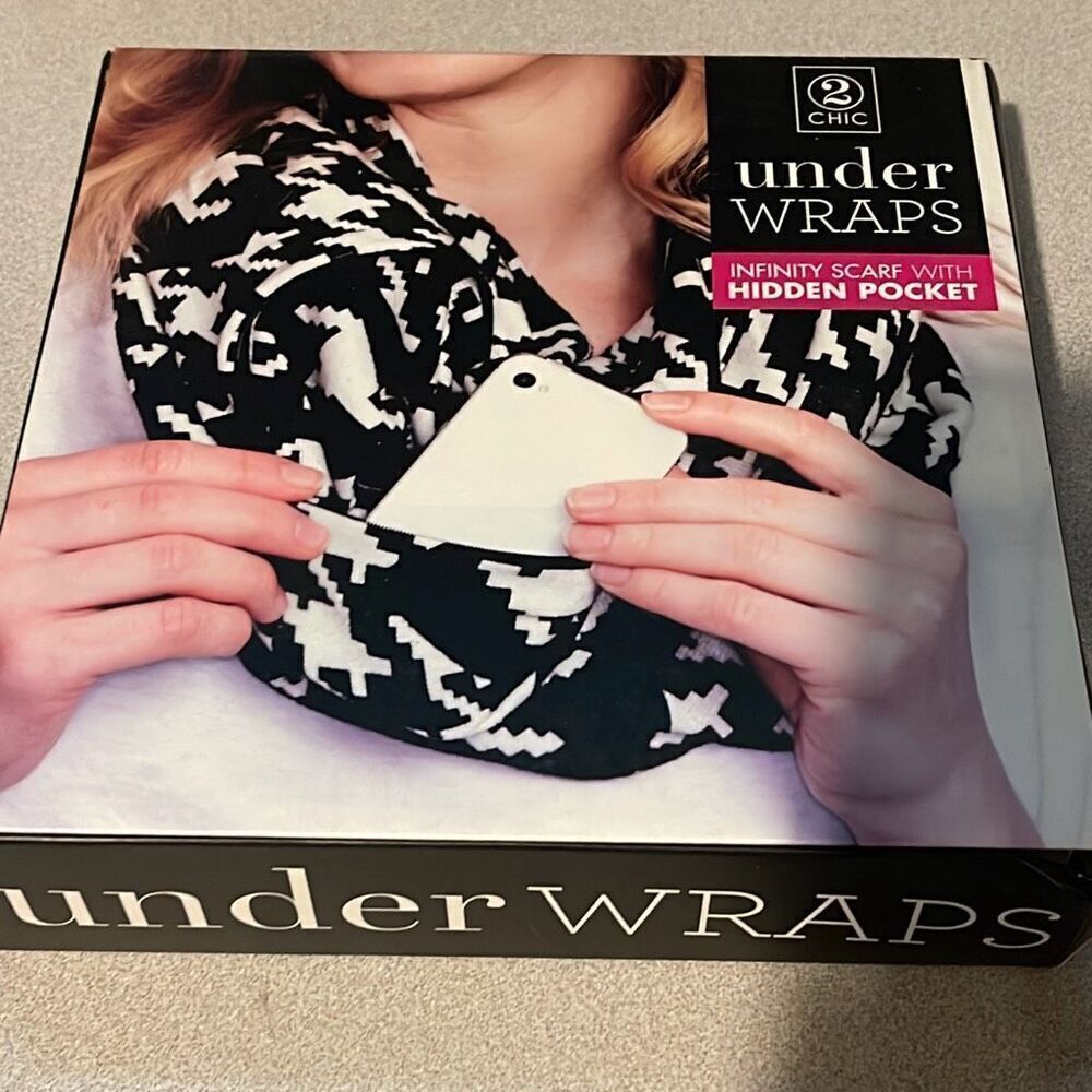 2 Chic Womens Infinity Scarf One Size‎ Geo Print Hidden Zipped Pocket New